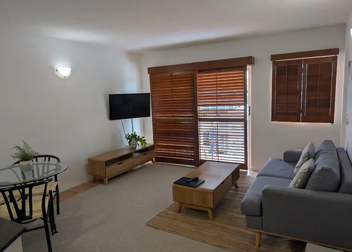 Inn Cairns